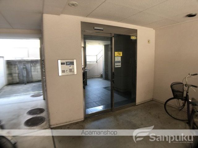 ヴァンベール東雲の玄関写真