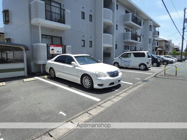 エステート半田山の外観写真