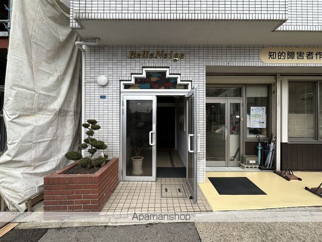 ベルネージュの玄関写真