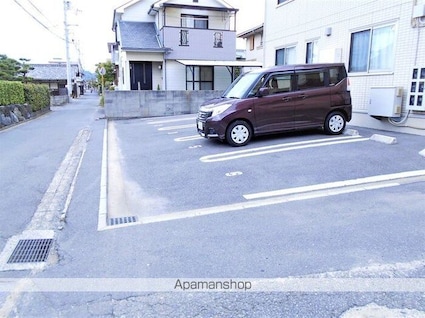 メゾンラフィネ[1LDK/51.57m2]の駐車場