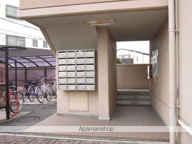 マメゾン三野の玄関写真