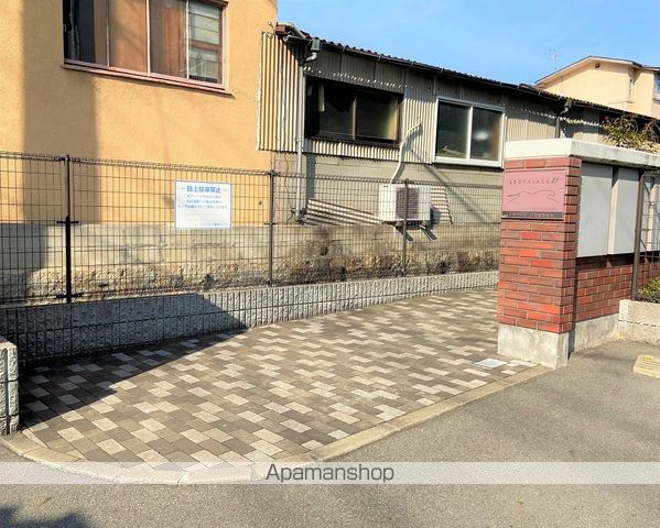 レオパレスいちはちよんの玄関写真