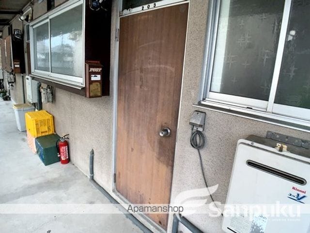 橘荘の玄関写真