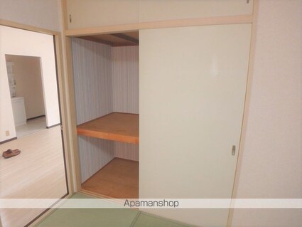 サンビレッジ赤羽[2LDK/51.79m2]の収納