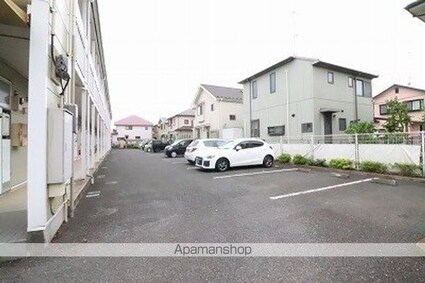 レオパレスルースト[1K/20.28m2]の駐車場2