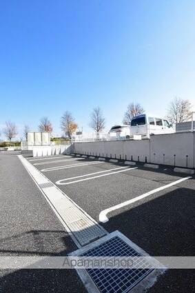 コートシャルマンⅦ[2LDK/57.63m2]の駐車場