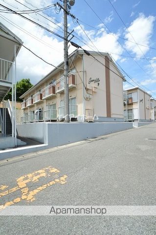 グリーンヒルズF棟の外観写真