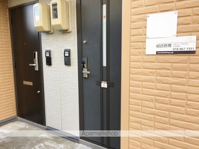 ラスティックIIIの玄関写真