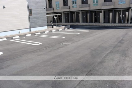 プリムヴェールＢ[1LDK/43.61m2]の駐車場1