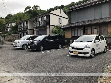 フレグランスたかみ[2K/31.6m2]の駐車場