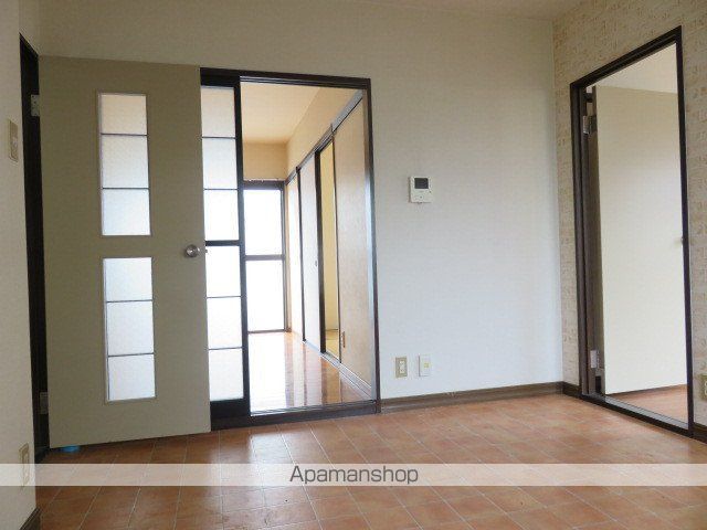 エトワール三津屋B棟の内装写真