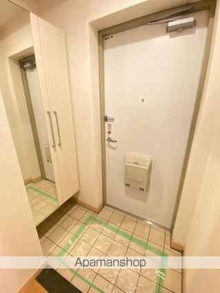 香川県高松市伏石町[1LDK/43.94m2]の玄関