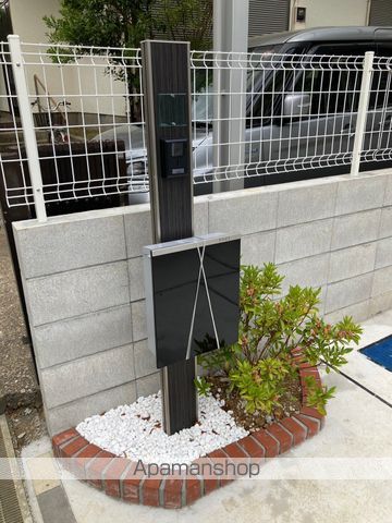 船橋市 2階建 築4年の玄関写真