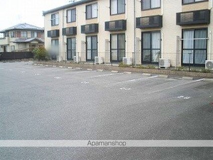 レオパレスなつみ[1K/23.18m2]の駐車場2