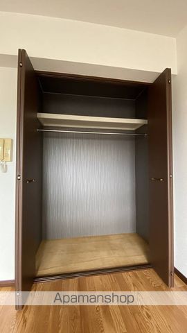 スリーサンズの内装写真