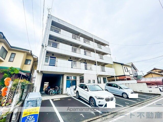 愛媛県松山市来住町[1K/19.6m2]の駐車場