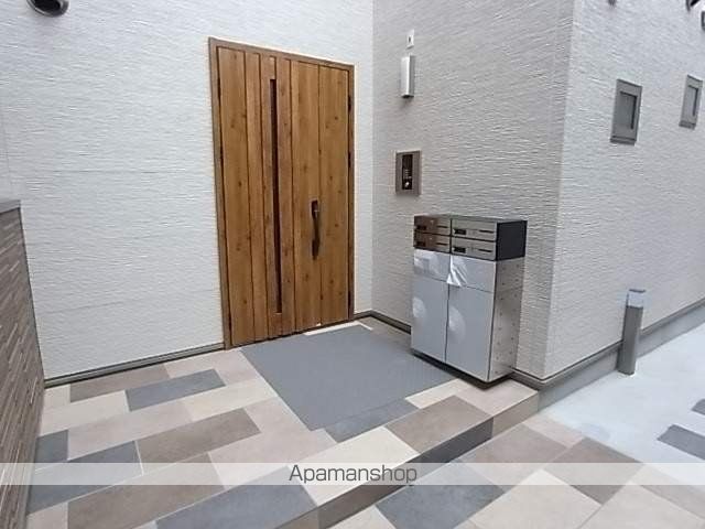 クリエオーレ東大物町の玄関写真