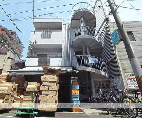 アーバン出町の外観写真