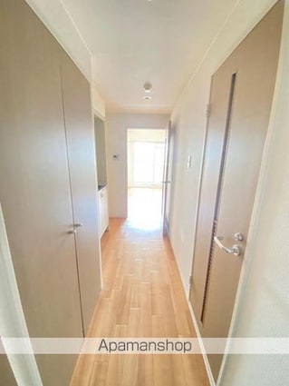 スクエアーガーデン三条[1K/21.7m2]の玄関