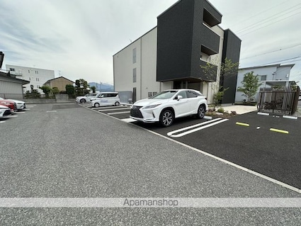 Ｔ’ＳスクエアⅡ[1LDK/49.02m2]の駐車場