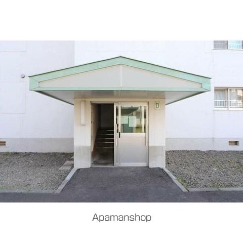 ビレッジハウス発寒2号棟の玄関写真