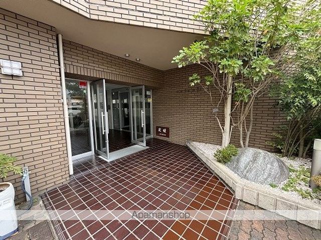 ハイライズ東雲の玄関写真
