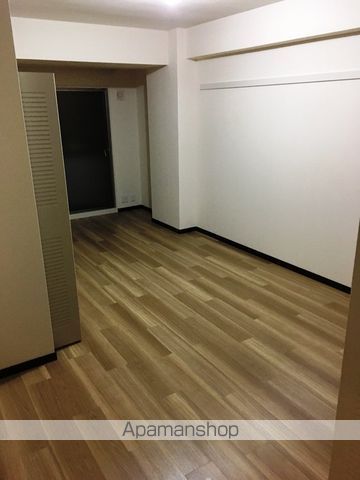 白鷹松下町マンションの内装写真