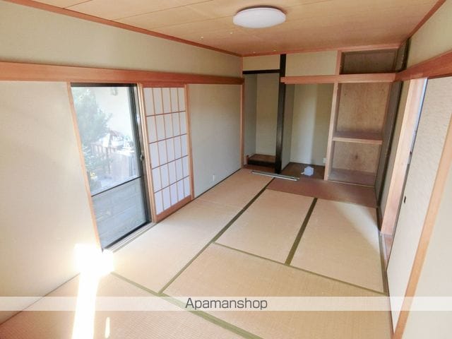 加茂町里東大間貸家の内装写真
