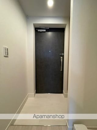東京都中野区中央５丁目[1R/25.79m2]の玄関