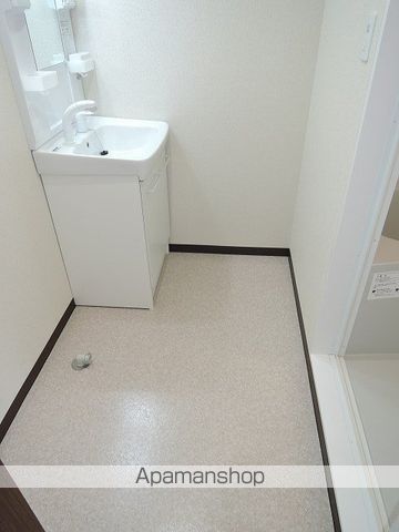 クリスタルハイツ栄町の内装写真
