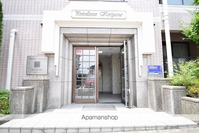 プレセランス・郡山の玄関写真