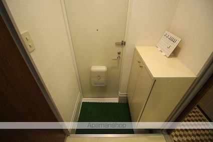 ロンブル館[1K/26.45m2]の玄関