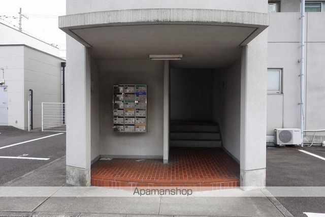 新居ハイツの玄関写真