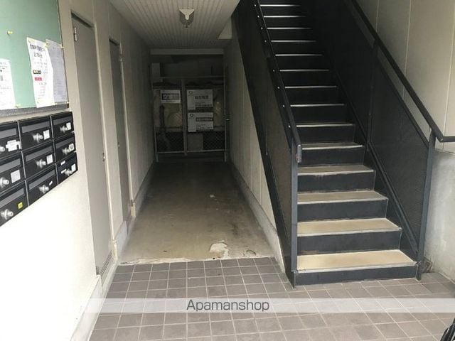 船場東ビルの玄関写真