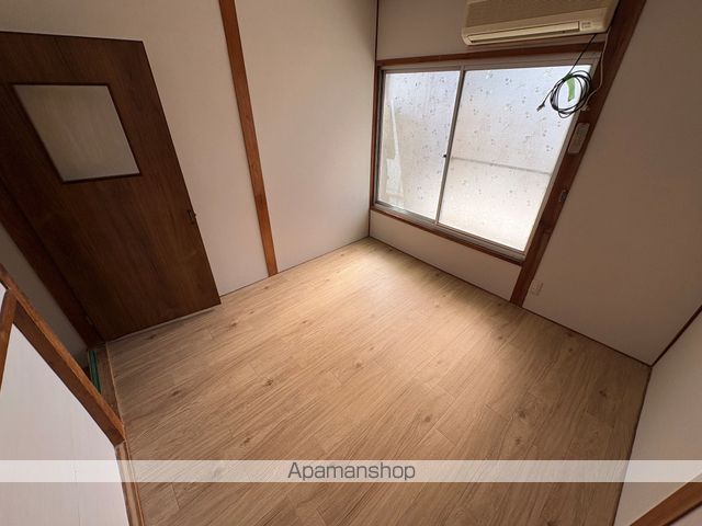 布市町1−5−4貸家の内装写真