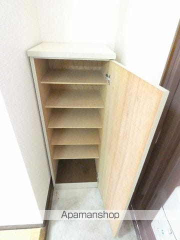 クレストアークの内装写真
