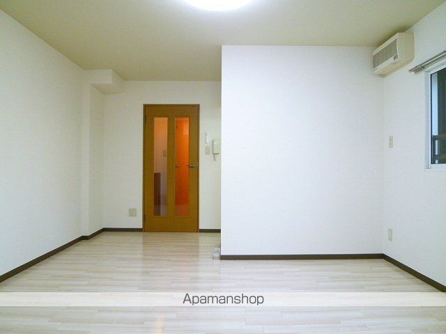 シャイニングライブIIIの内装写真