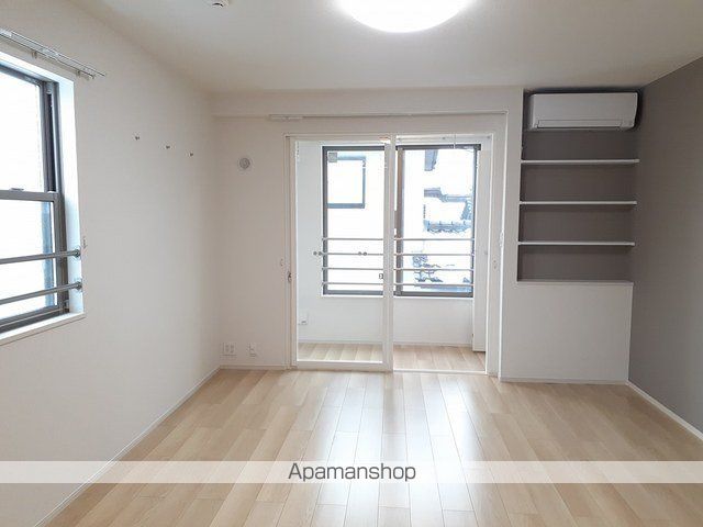 アザレアEastの内装写真