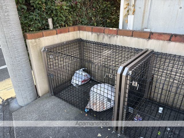 モンシャトー宮原R棟の外観写真