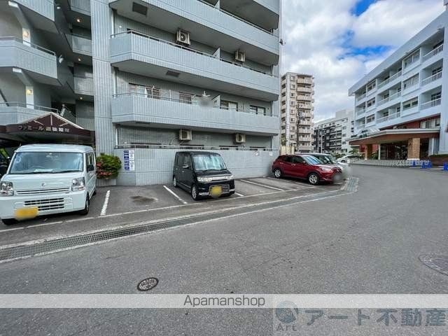 ファミール道後姫塚[3LDK/63.63m2]の駐車場