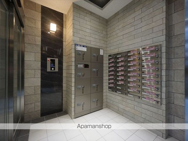 ホワイトメゾン新栄の玄関写真