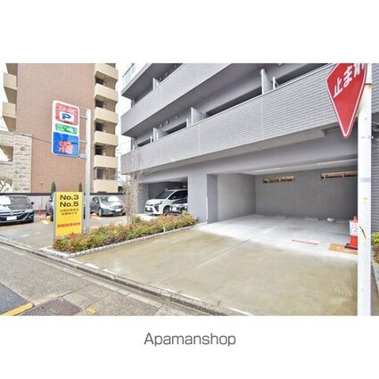 セレニティー名駅[1K/28.65m2]の駐車場