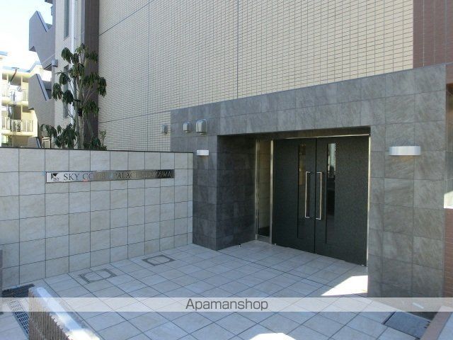 スカイコートパレス千川の玄関写真