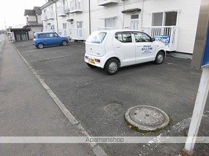 アメニティＦ[1K/33.88m2]の駐車場1