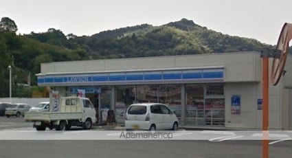 ファミール[2LDK/51.29m2]の周辺1