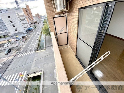 シャルマンコーポ湊町[1R/31.7m2]のバルコニー