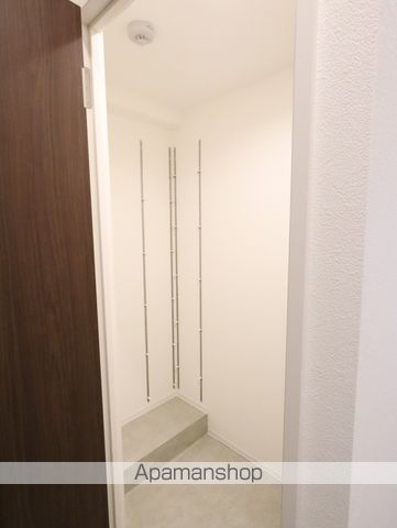 REVELER OSUの内装写真