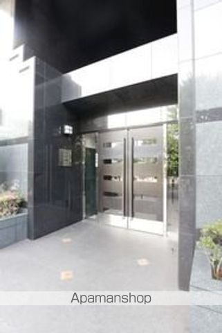 パレステュディオ池袋駅前の玄関写真