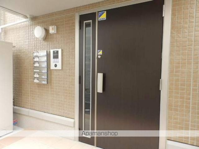 ラヴィトピア新町の玄関写真