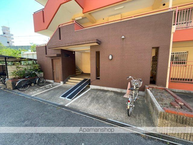米虫ハイツの玄関写真
